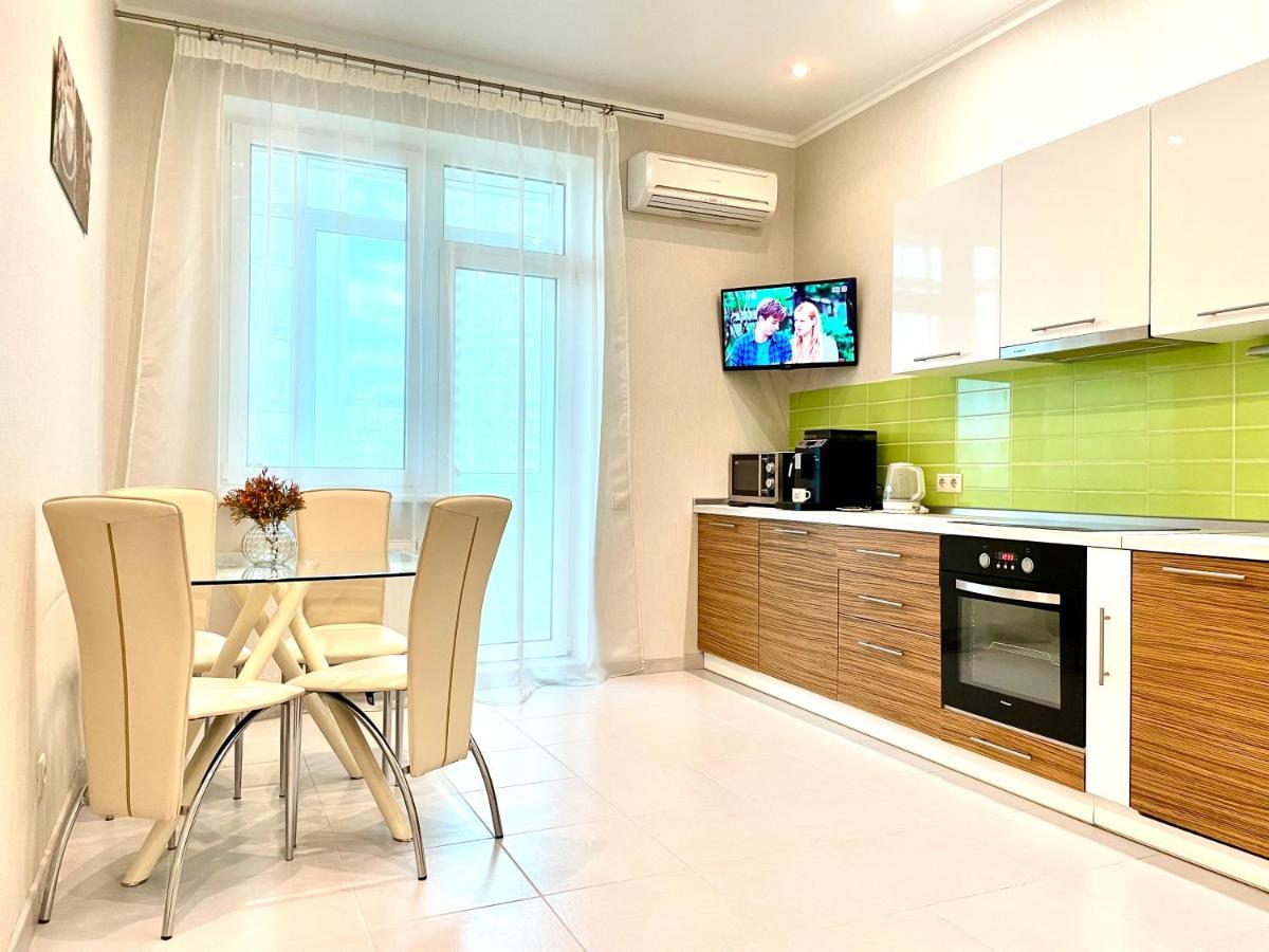 Navit Luxury Apartments With Breakfast Near The Railway Station, The City Center And The Park Kijów Zewnętrze zdjęcie