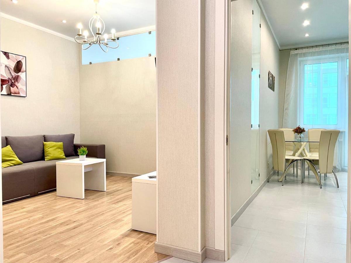 Navit Luxury Apartments With Breakfast Near The Railway Station, The City Center And The Park Kijów Zewnętrze zdjęcie
