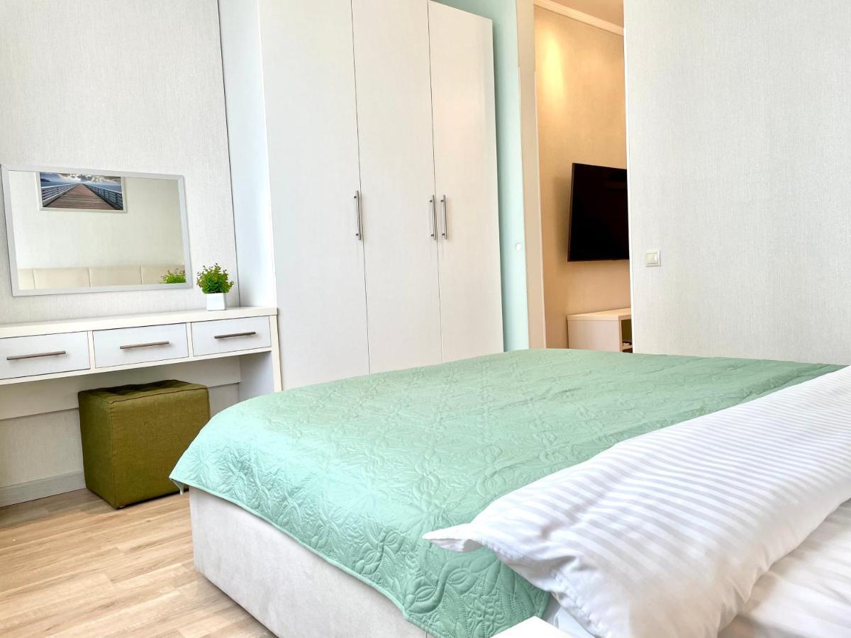 Navit Luxury Apartments With Breakfast Near The Railway Station, The City Center And The Park Kijów Zewnętrze zdjęcie