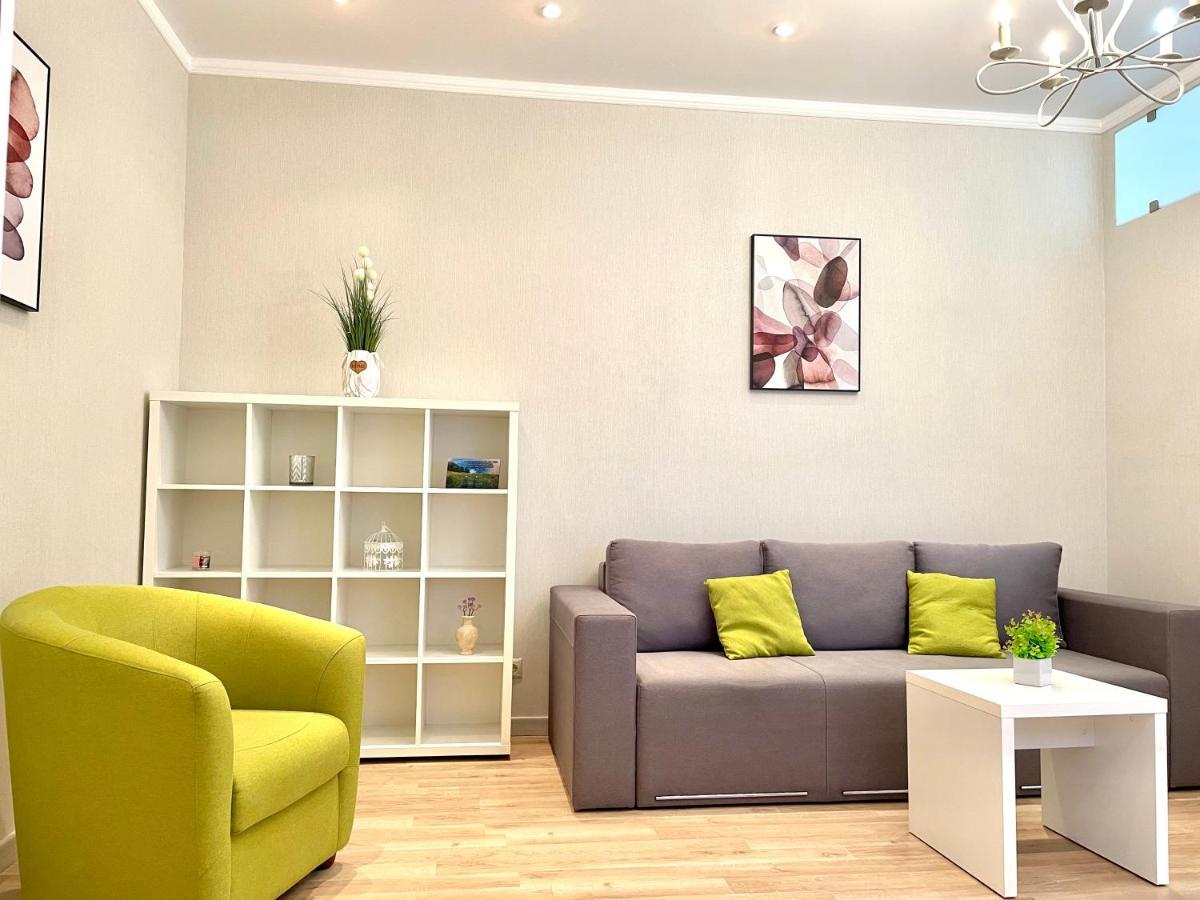 Navit Luxury Apartments With Breakfast Near The Railway Station, The City Center And The Park Kijów Zewnętrze zdjęcie
