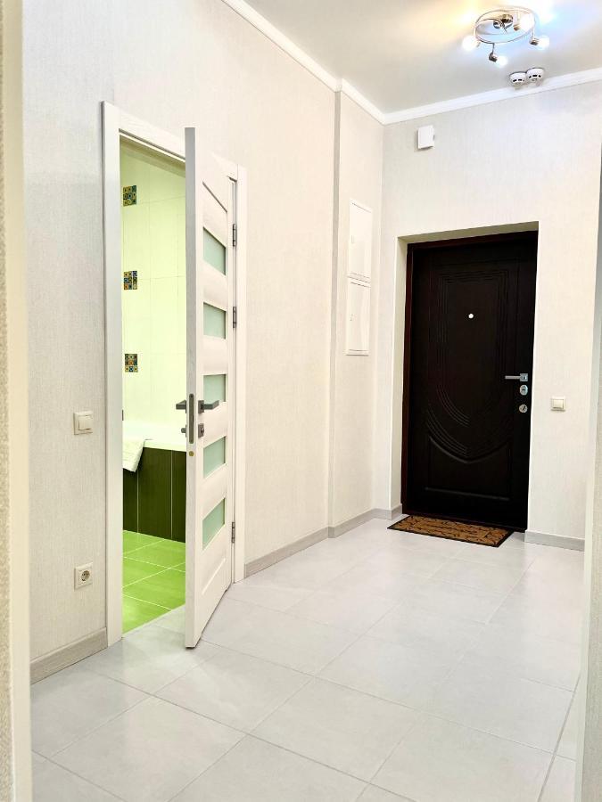 Navit Luxury Apartments With Breakfast Near The Railway Station, The City Center And The Park Kijów Zewnętrze zdjęcie