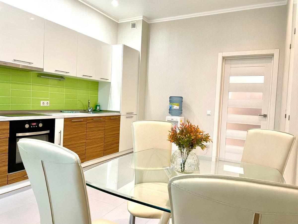 Navit Luxury Apartments With Breakfast Near The Railway Station, The City Center And The Park Kijów Zewnętrze zdjęcie