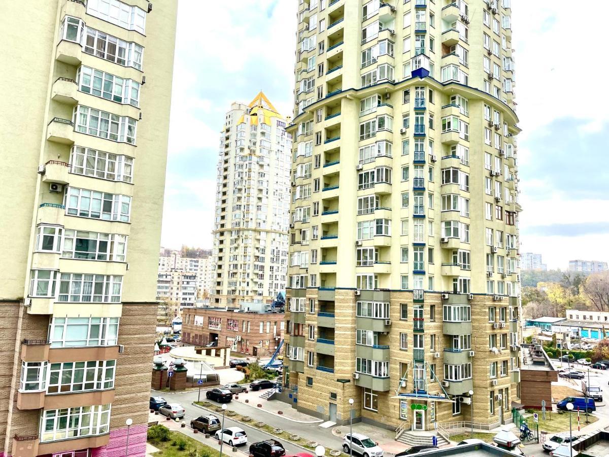 Navit Luxury Apartments With Breakfast Near The Railway Station, The City Center And The Park Kijów Zewnętrze zdjęcie
