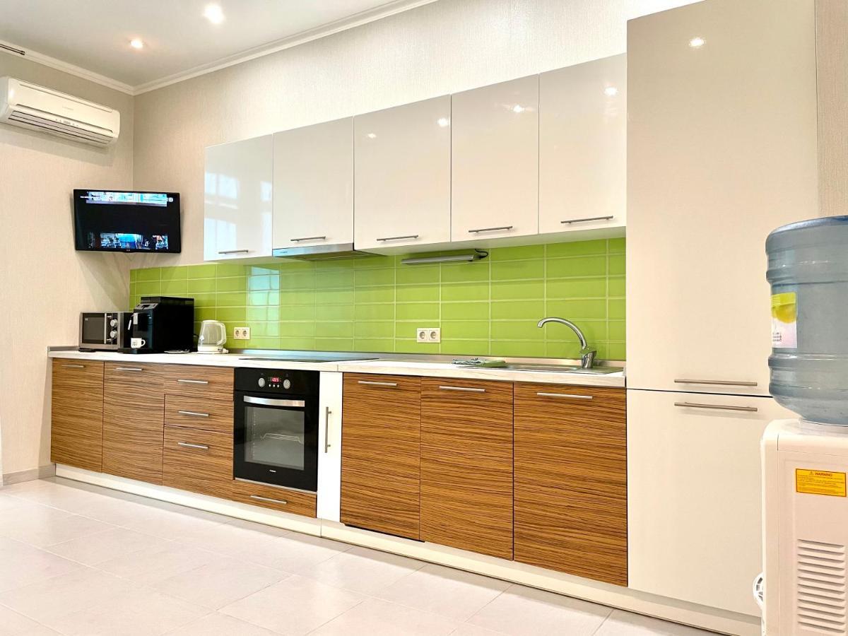 Navit Luxury Apartments With Breakfast Near The Railway Station, The City Center And The Park Kijów Zewnętrze zdjęcie