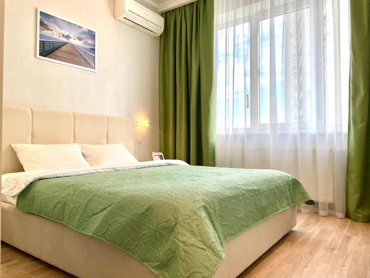 Navit Luxury Apartments With Breakfast Near The Railway Station, The City Center And The Park Kijów Zewnętrze zdjęcie